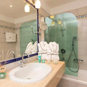 Triple Room Sea View